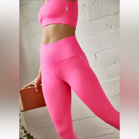{NWOT Free People Movement High-Rise 7/8 Length Good Karma Legging Hot Pink XS/S - Picture 2 of 13